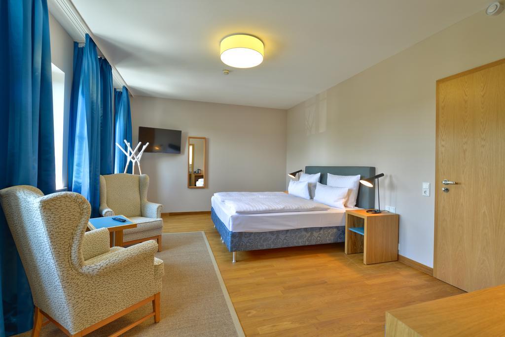 Vogelsburg Hotel Escherndorf Kamer foto
