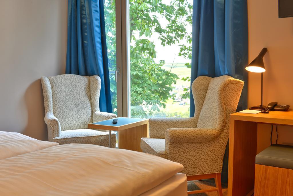 Vogelsburg Hotel Escherndorf Buitenkant foto