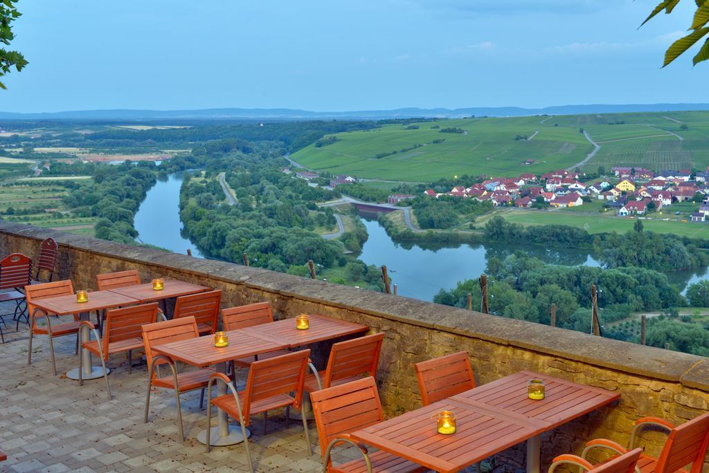 Vogelsburg Hotel Escherndorf Buitenkant foto