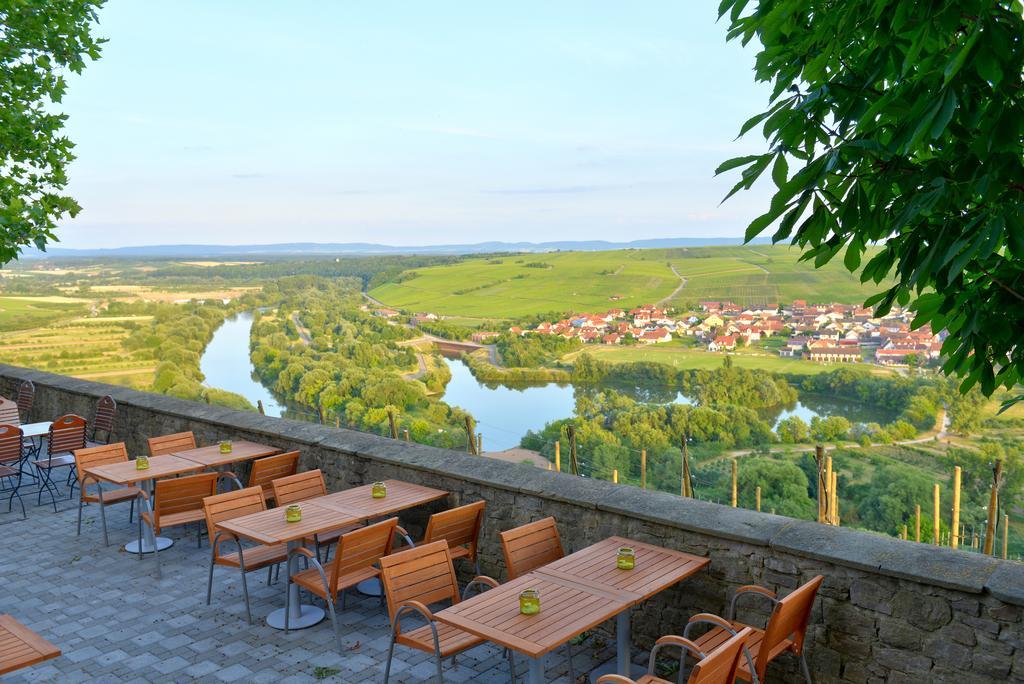Vogelsburg Hotel Escherndorf Buitenkant foto