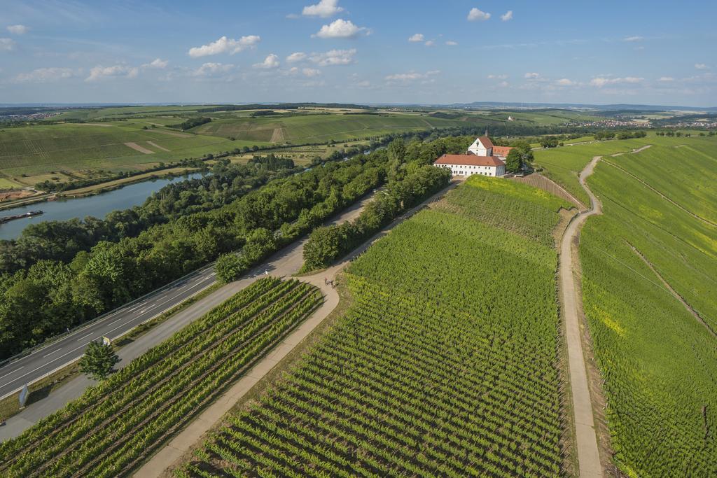 Vogelsburg Hotel Escherndorf Buitenkant foto