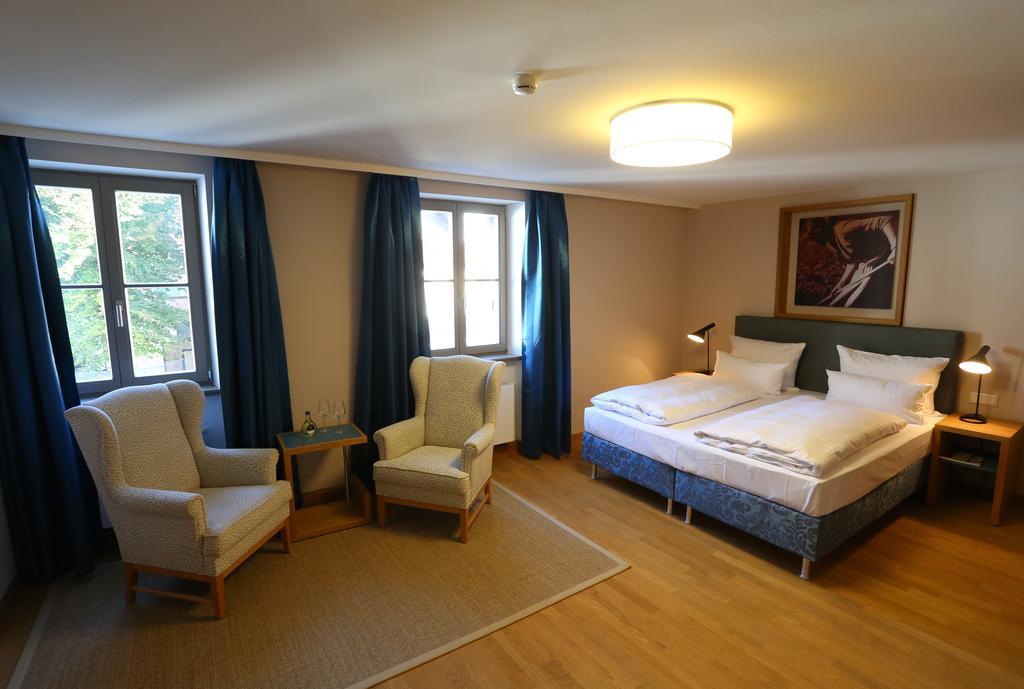 Vogelsburg Hotel Escherndorf Kamer foto